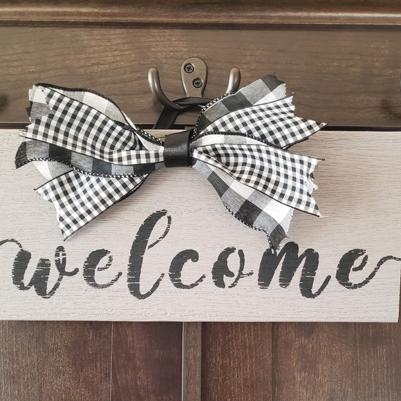 New Farmhouse Welcome Sign Decor Black White Gray Buffalo Plaid - Picture 2 of 4